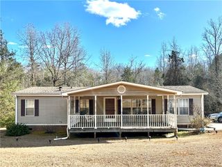 5 Lake Shore Drive, Iva, SC 29655