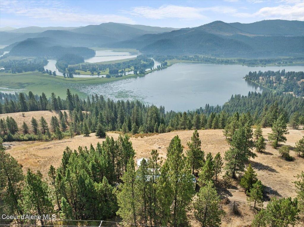5674 E Holiday Rd, Harrison, ID 83833 photo 2