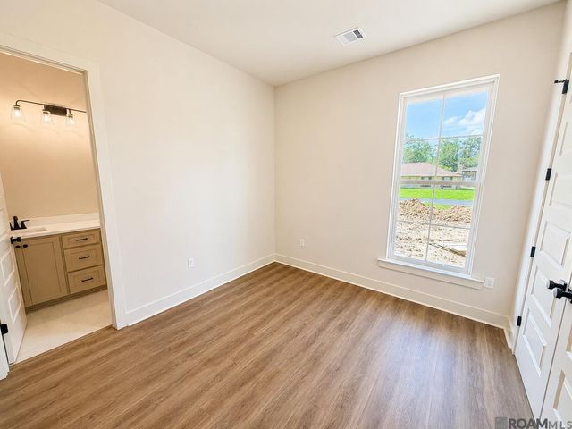 5718 Landmor Dr, Greenwell Springs, LA 70739