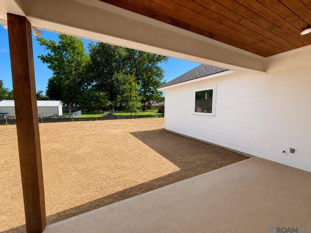 5718 Landmor Dr, Greenwell Springs, LA 70739