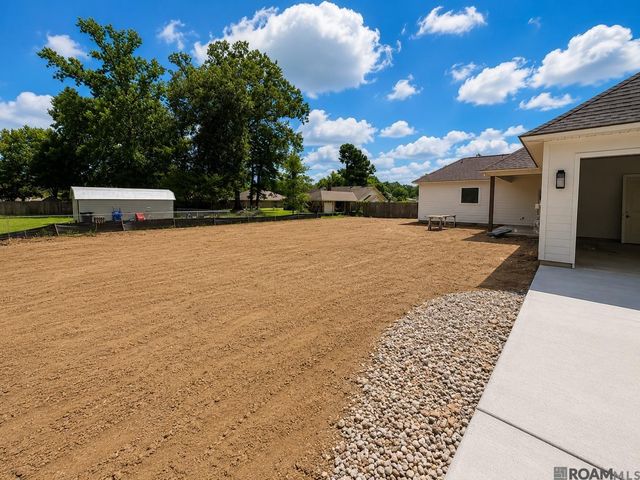 5718 Landmor Dr, Greenwell Springs, LA 70739