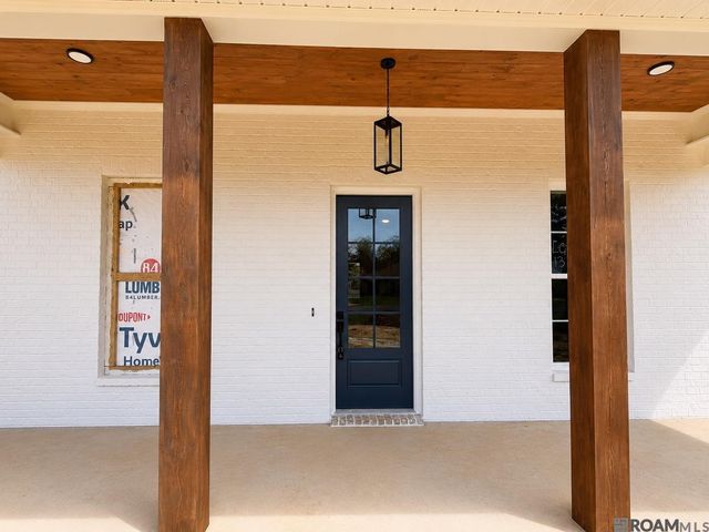 5718 Landmor Dr, Greenwell Springs, LA 70739
