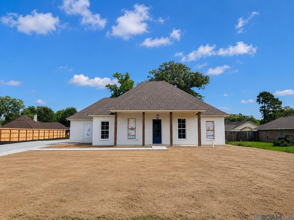 5718 Landmor Dr, Greenwell Springs, LA 70739