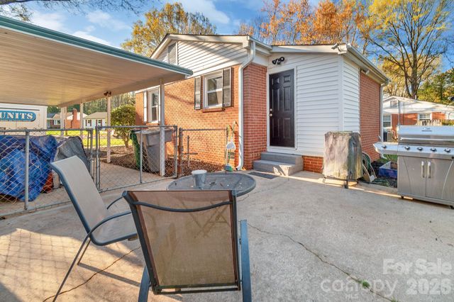 2400 Markham Court, Charlotte, NC 28205