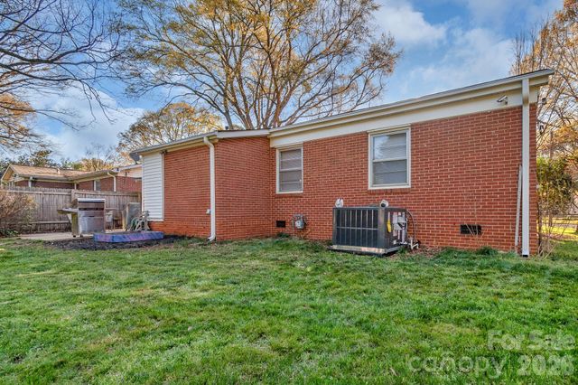 2400 Markham Court, Charlotte, NC 28205