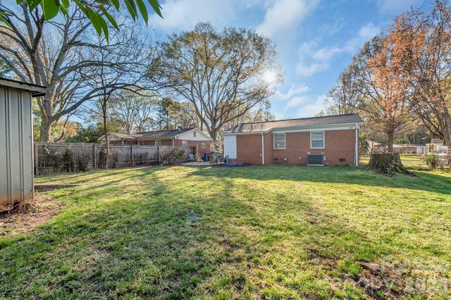 2400 Markham Court, Charlotte, NC 28205