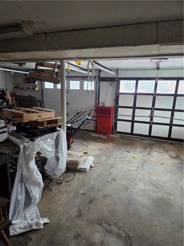 32 Longfellow Drive, Coventry, RI 02816