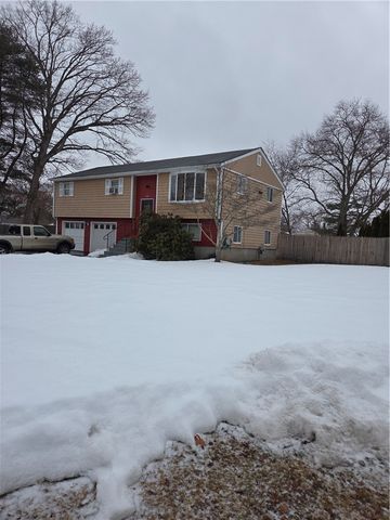 32 Longfellow Drive, Coventry, RI 02816