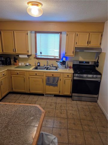 32 Longfellow Drive, Coventry, RI 02816