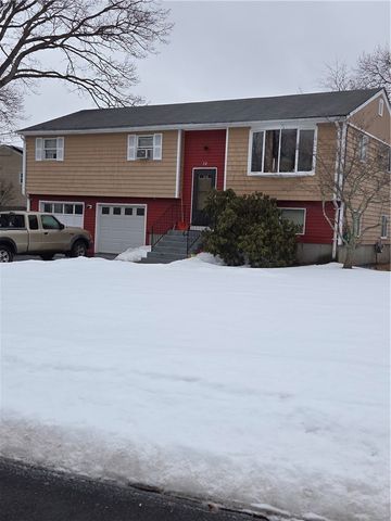 32 Longfellow Drive, Coventry, RI 02816