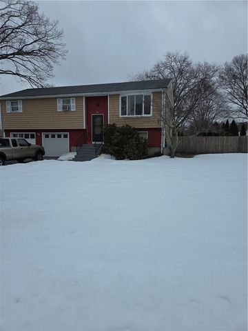 32 Longfellow Drive, Coventry, RI 02816