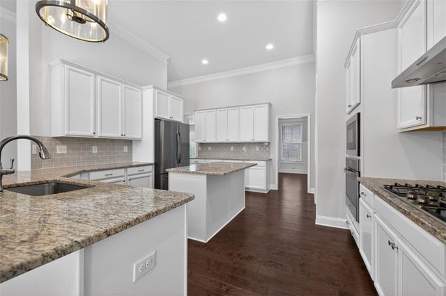 3861 Heirloom Loop Court, Buford, GA 30519