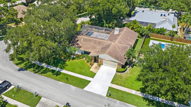 180 Bayberry Place, Jupiter, FL 33458