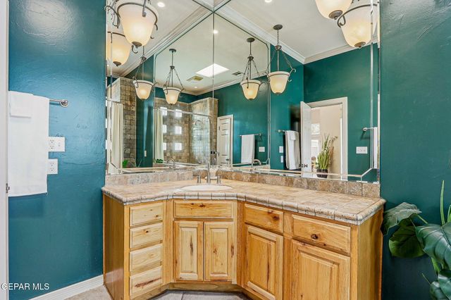 5601 BURNING TREE Drive, El Paso, TX 79912