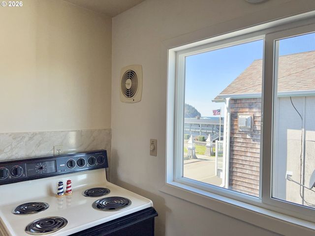 40 Avenue U 63, Seaside, OR 97138