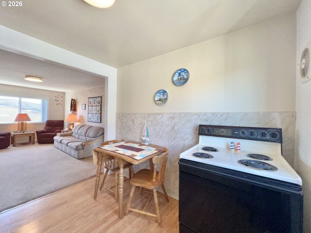 40 Avenue U 63, Seaside, OR 97138