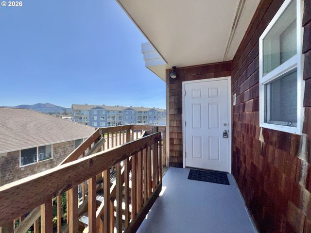 40 Avenue U 63, Seaside, OR 97138