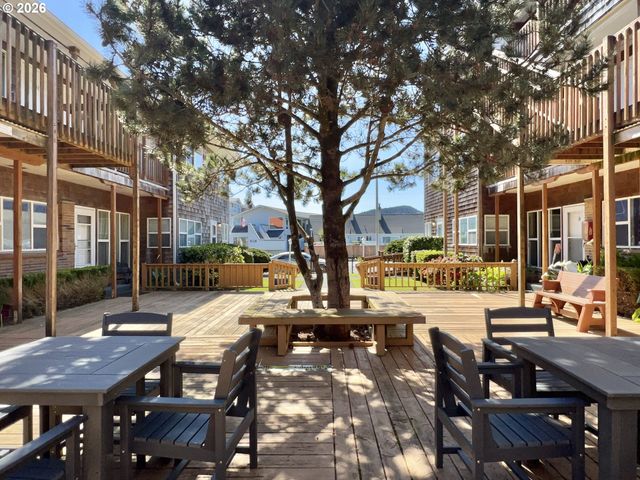 40 Avenue U 63, Seaside, OR 97138