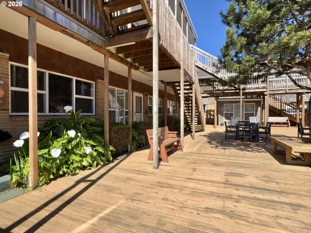 40 Avenue U 63, Seaside, OR 97138
