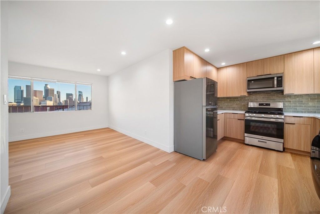 936 Centennial 6, Los Angeles, CA 90012