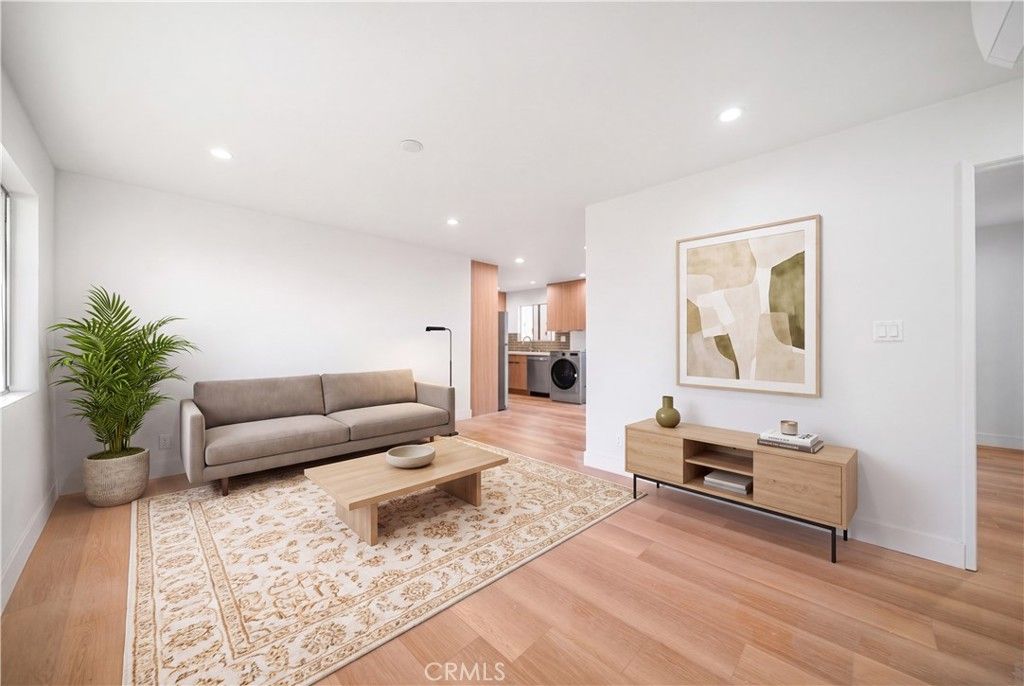 936 Centennial 6, Los Angeles, CA 90012 — photo 3