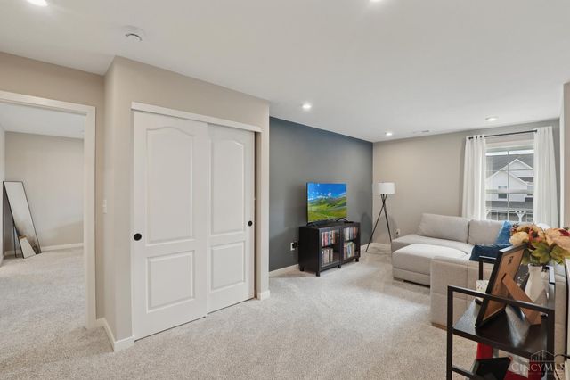 2063 Harvest Meadows Avenue, Batavia, OH 45103