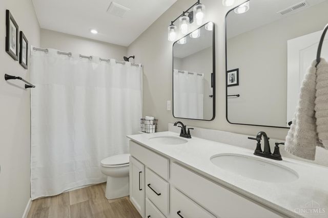 2063 Harvest Meadows Avenue, Batavia, OH 45103