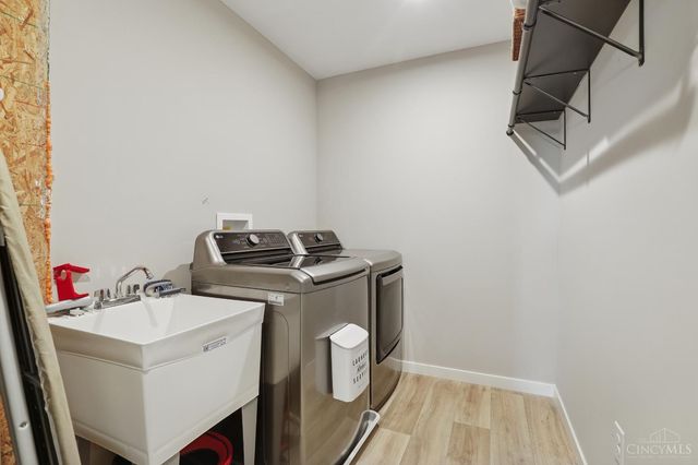 2063 Harvest Meadows Avenue, Batavia, OH 45103