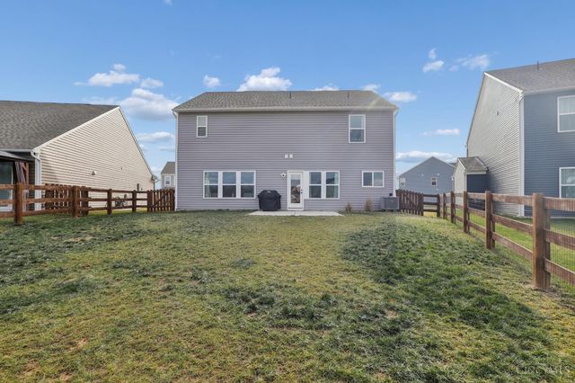 2063 Harvest Meadows Avenue, Batavia, OH 45103