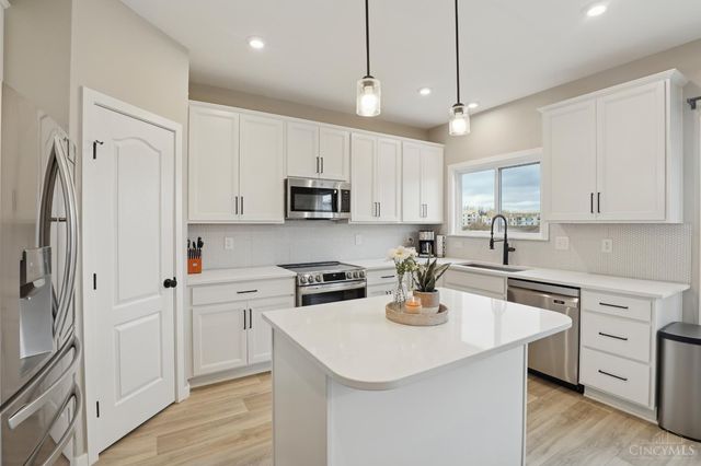 2063 Harvest Meadows Avenue, Batavia, OH 45103