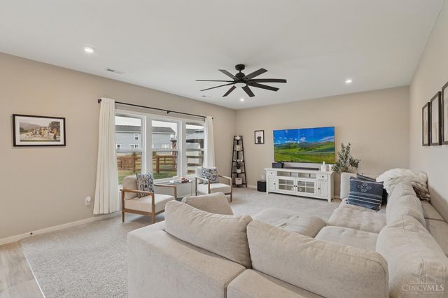 2063 Harvest Meadows Avenue, Batavia, OH 45103