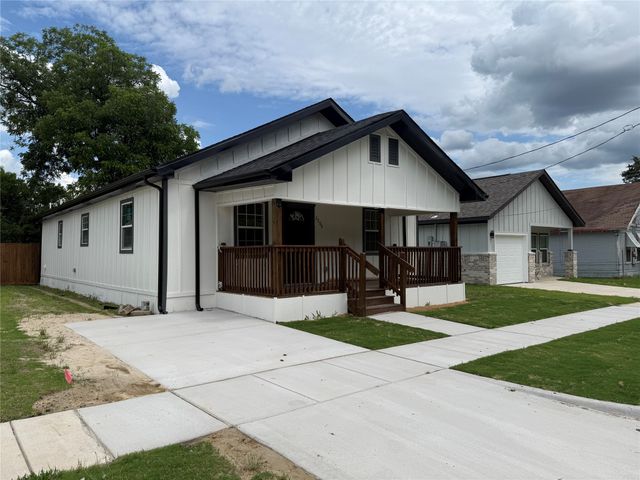 2209 Wellington Street, Greenville, TX 75401