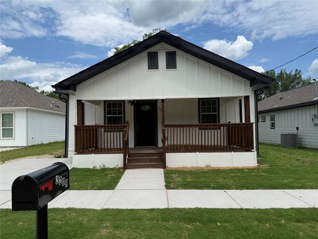 2209 Wellington Street, Greenville, TX 75401