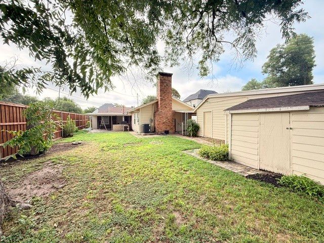 837 Northwood Road, Fort Worth, TX 76107