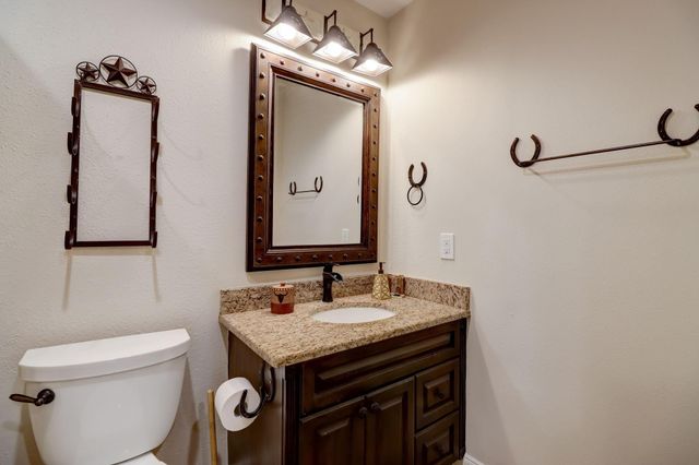 3227 Poe Drive, Montgomery, TX 77356