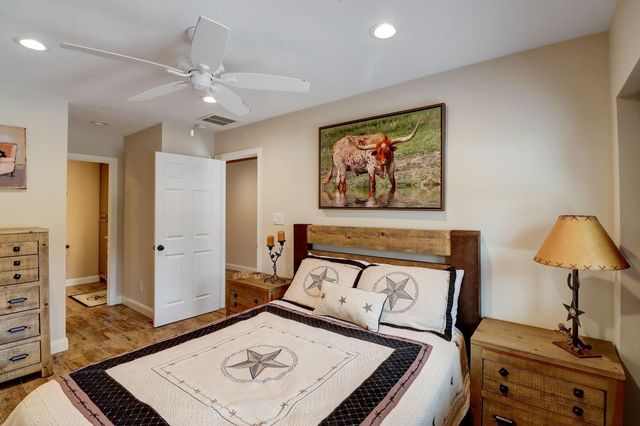 3227 Poe Drive, Montgomery, TX 77356