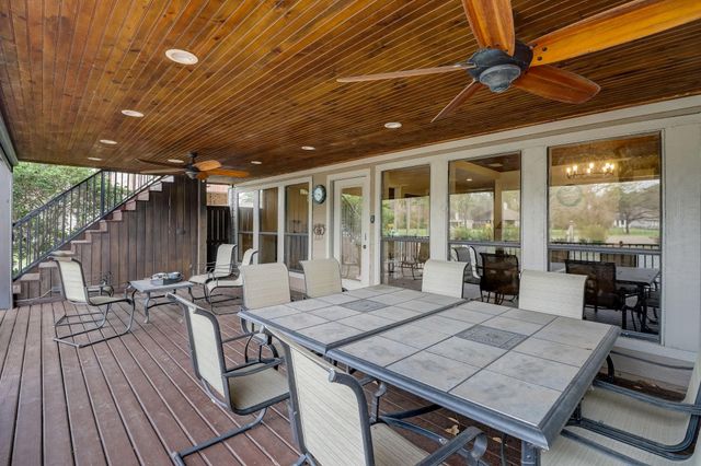 3227 Poe Drive, Montgomery, TX 77356