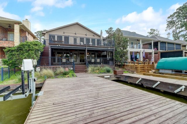 3227 Poe Drive, Montgomery, TX 77356