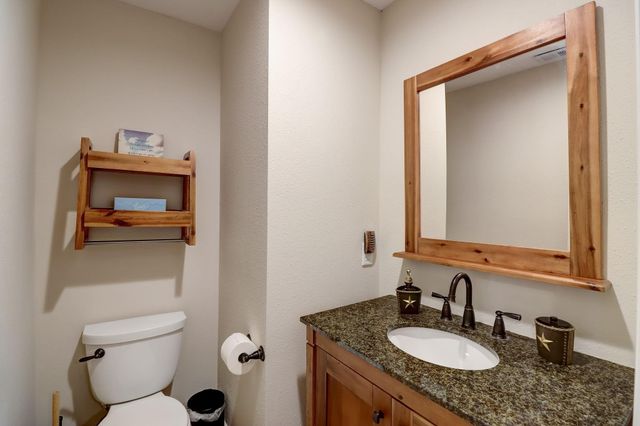 3227 Poe Drive, Montgomery, TX 77356