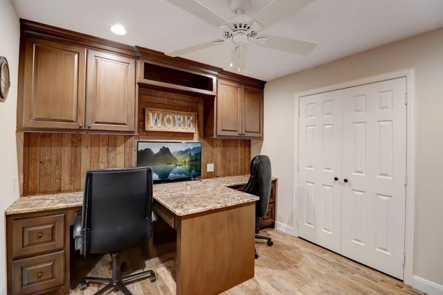 3227 Poe Drive, Montgomery, TX 77356