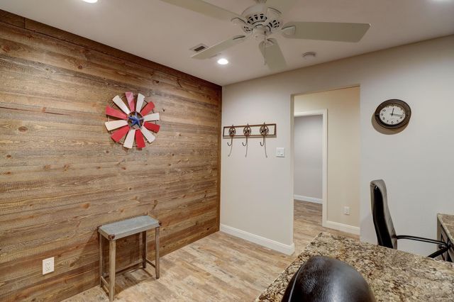 3227 Poe Drive, Montgomery, TX 77356