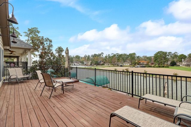 3227 Poe Drive, Montgomery, TX 77356