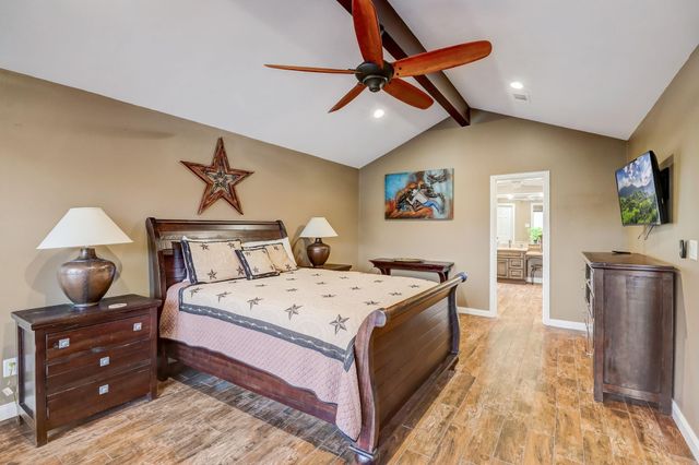 3227 Poe Drive, Montgomery, TX 77356