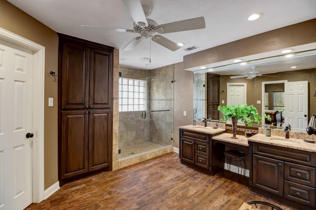 3227 Poe Drive, Montgomery, TX 77356