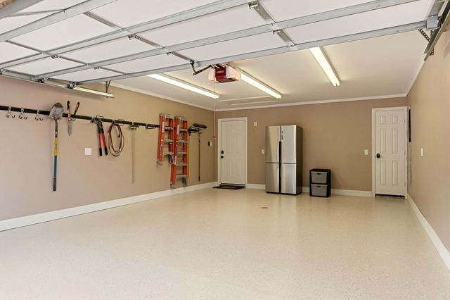 3227 Poe Drive, Montgomery, TX 77356