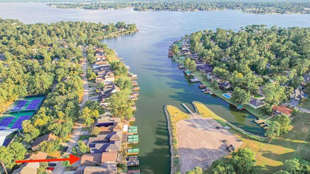 3227 Poe Drive, Montgomery, TX 77356