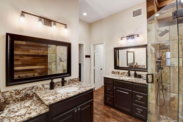 3227 Poe Drive, Montgomery, TX 77356