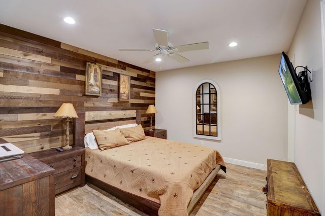 3227 Poe Drive, Montgomery, TX 77356