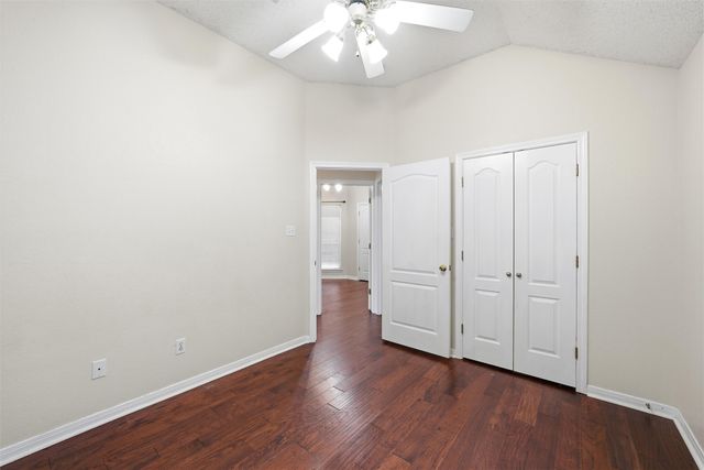 621 Yukon Pass Drive, Hewitt, TX 76643