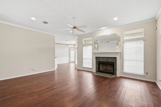 621 Yukon Pass Drive, Hewitt, TX 76643